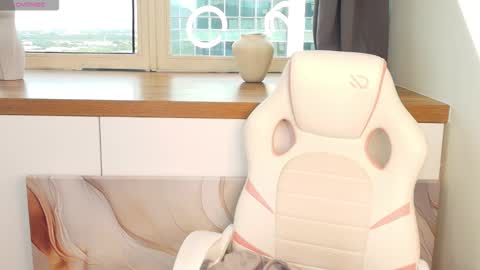 Snapshot of susan_backer chatting on March 13, 12:01 pm Susan online show from March 13, 12:01 pm