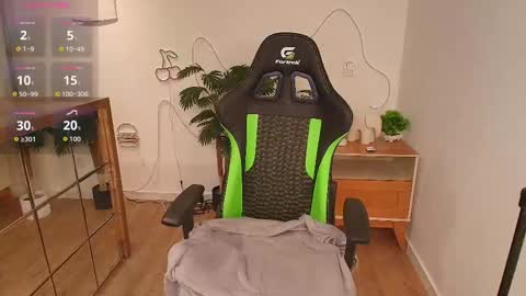 Snapshot of susan_backer chatting on March 24, 12:21 pm Susan online show from March 24, 12:21 pm