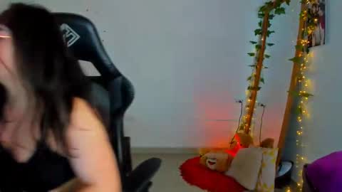 Dani online show from March 1, 5:26 pm