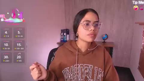 Snapshot of susan_voltaire chatting on July 14, 9:20 pm susan_voltaire online show from July 14, 9:20 pm