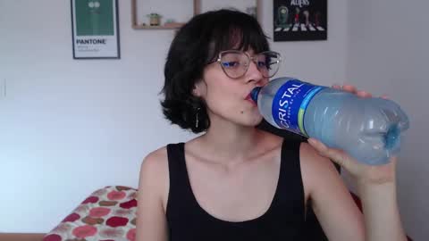 Snapshot of susana_w chatting on February 10, 8:31 pm susana_w online show from February 10, 8:31 pm