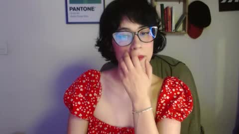 Snapshot of susana_w chatting on November 27, 10:45 pm susana_w online show from November 27, 10:45 pm