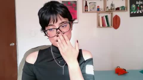 Snapshot of susana_w chatting on June 17, 8:32 pm susana_w online show from June 17, 8:32 pm