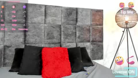 Susan online show from December 12, 8:43 pm