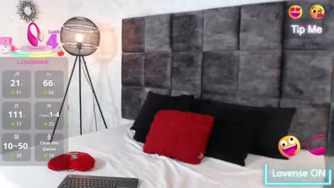 Susan online show from October 7, 9:45 pm