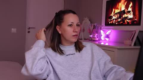 Snapshot of susanjewel chatting on February 17, 10:34 am SusanJewel online show from February 17, 10:34 am