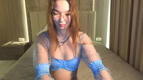 Snapshot of susannjohnson chatting on February 21, 12:33 am susannjohnson online show from February 21, 12:33 am