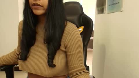 Snapshot of susanrhodes_ chatting on November 10, 1:32 pm Susan Rhodes online show from November 10, 1:32 pm