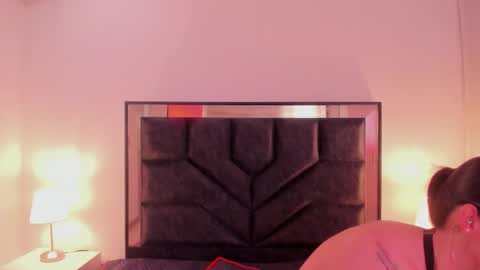 susanvilla online show from November 6, 7:59 pm