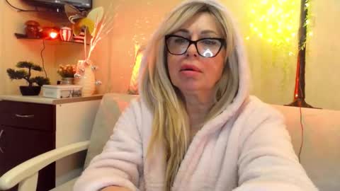 SusiexNoreen online show from February 2, 1:10 pm