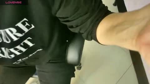 Snapshot of sussy__stone chatting on December 31, 12:15 pm online show from December 31, 12:15 pm