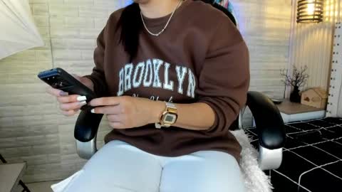   online show from March 28, 12:05 pm