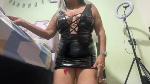 Snapshot of sussy_perez_ chatting on June 30, 7:20 am Sussy online show from June 30, 7:20 am