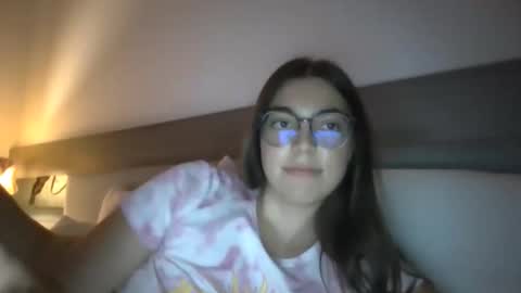 susyli online show from December 1, 8:36 pm