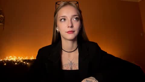 Jessica online show from October 9, 3:32 pm