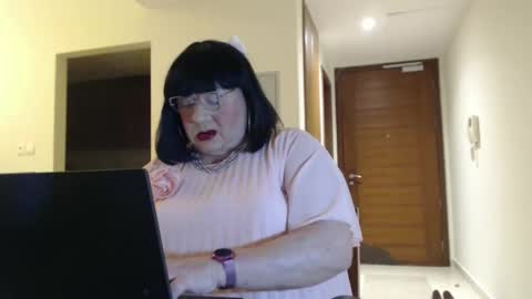 My name is Sissy or more fully Suzanna Aprilia Maria Mariquita Catarina Chinita Banci. Soy una puta - que chimba ladybug online show from April 10, 3:06 pm