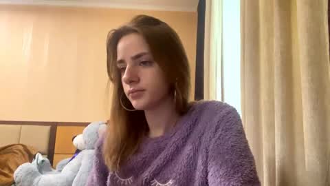 Emila online show from May 1, 6:51 am
