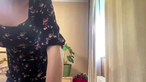Emila online show from May 5, 12:35 pm