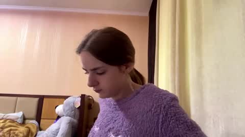 Emila online show from May 16, 7:27 am