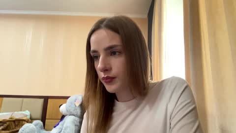 Emila online show from May 20, 12:44 pm