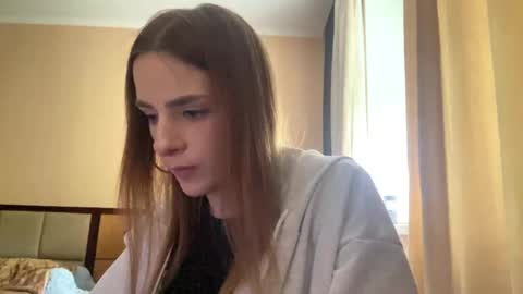 Emila online show from May 22, 1:06 pm