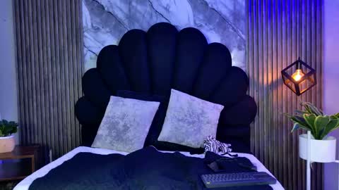 suzie_cox online show from September 22, 1:24 pm