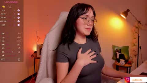 Snapshot of suzumi_ chatting on November 14, 6:45 am Jadde online show from November 14, 6:45 am