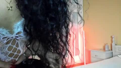 suzysuza online show from October 3, 3:09 pm
