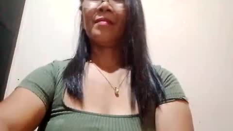 suzzie_hot online show from December 4, 10:40 pm