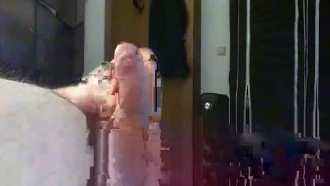 Snapshot of sven33755 chatting on December 2, 5:19 pm sven33755 online show from December 2, 5:19 pm