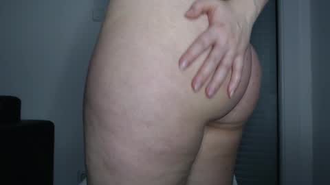 sweat_mia online show from February 19, 11:36 pm