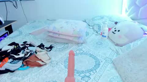 Nikki model independent online show from June 10, 9:14 pm