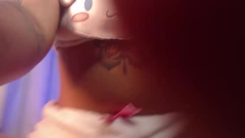sweeetkittyy22 online show from September 28, 5:35 am