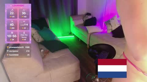 Snapshot of sweet01_ chatting on February 20, 3:23 am sweet01_ online show from February 20, 3:23 am