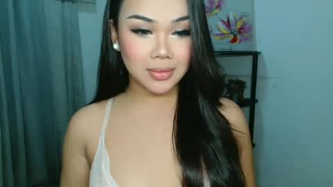 Snapshot of sweet18_jasmine chatting on December 8, 11:35 am sweet18_jasmine online show from December 8, 11:35 am