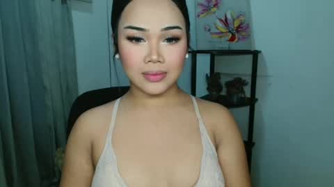 Snapshot of sweet18_jasmine chatting on December 11, 12:55 pm sweet18_jasmine online show from December 11, 12:55 pm