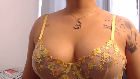 Snapshot of sweet1sin chatting on October 16, 6:31 pm Laura online show from October 16, 6:31 pm
