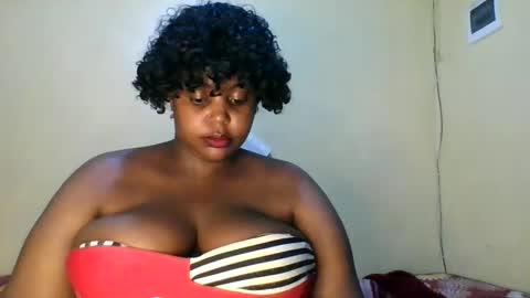 sweet52537 online show from January 28, 10:45 pm