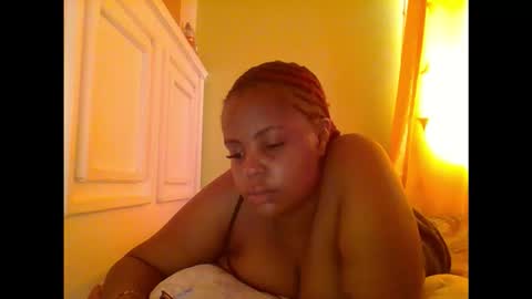 Snapshot of sweet52537 chatting on October 13, 6:24 am sweet52537 online show from October 13, 6:24 am