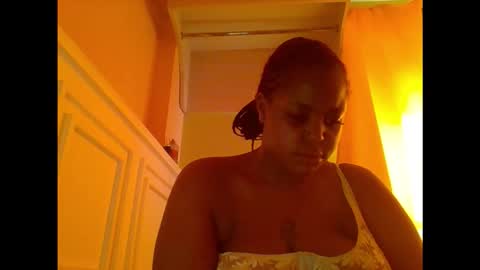 Snapshot of sweet52537 chatting on October 20, 5:30 am sweet52537 online show from October 20, 5:30 am