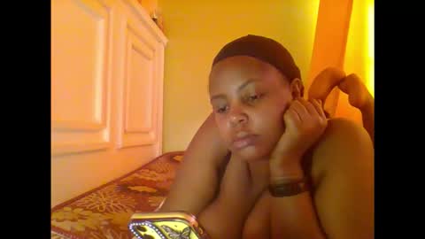 Snapshot of sweet52537 chatting on November 5, 8:47 am sweet52537 online show from November 5, 8:47 am