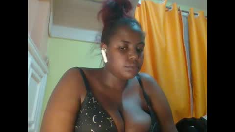 Snapshot of sweet52537 chatting on November 11, 9:48 pm sweet52537 online show from November 11, 9:48 pm