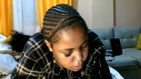 Snapshot of sweet52537 chatting on March 15, 12:16 am sweet52537 online show from March 15, 12:16 am