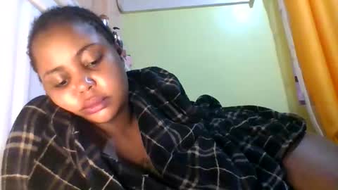 Snapshot of sweet52537 chatting on March 25, 3:23 am sweet52537 online show from March 25, 3:23 am