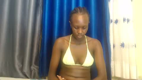 Snapshot of sweet69petyte chatting on December 26, 4:36 pm Petite Queen online show from December 26, 4:36 pm