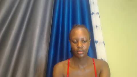 Snapshot of sweet69petyte chatting on January 2, 9:11 am Petite Queen online show from January 2, 9:11 am