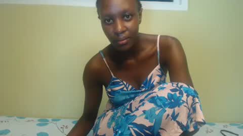 Snapshot of sweet69petyte chatting on January 8, 4:33 pm Petite Queen online show from January 8, 4:33 pm