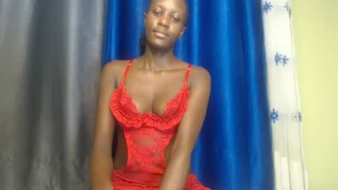 Snapshot of sweet69petyte chatting on January 10, 8:51 am Petite Queen online show from January 10, 8:51 am