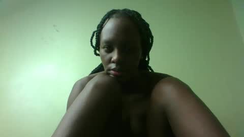 Snapshot of sweet69petyte chatting on January 17, 7:30 am Petite Queen online show from January 17, 7:30 am