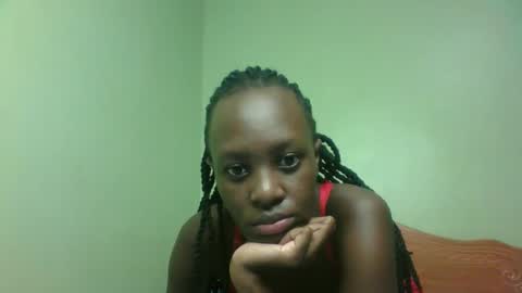 Snapshot of sweet69petyte chatting on January 22, 6:52 am Petite Queen online show from January 22, 6:52 am